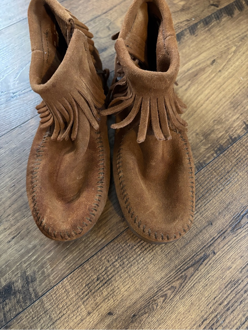Minnetonka Brown Suede Fringe Ankle Booties